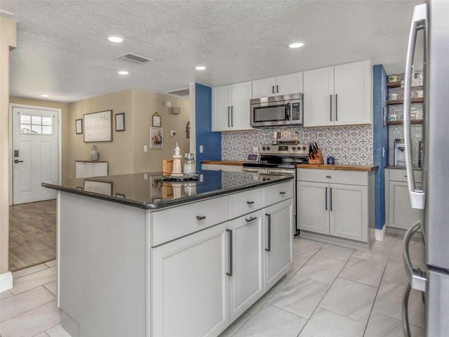 1008 GREENLEAF WAY, Tarpon Springs, FL 34689