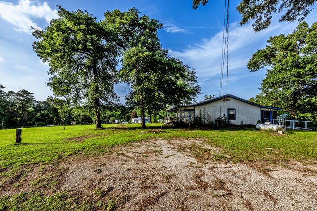 894 Winding Creek Drive, Trinity, TX 75862