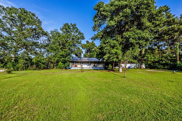 894 Winding Creek Drive, Trinity, TX 75862