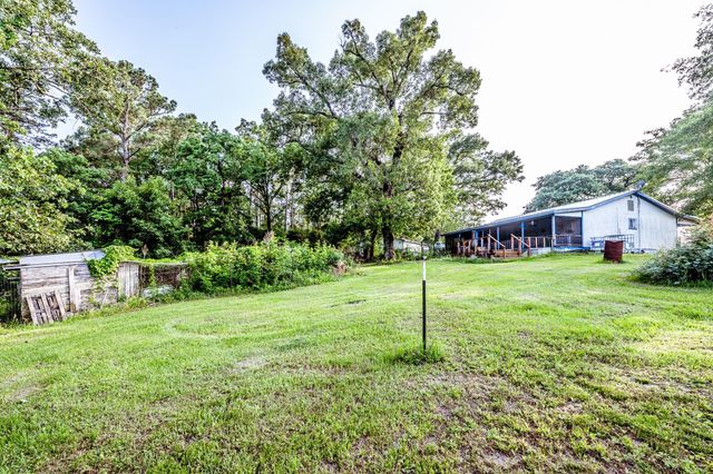 894 Winding Creek Drive, Trinity, TX 75862