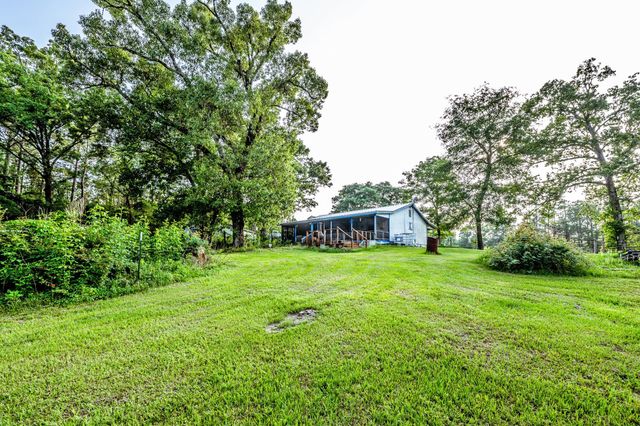 894 Winding Creek Drive, Trinity, TX 75862