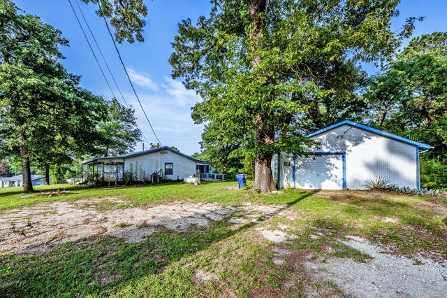 894 Winding Creek Drive, Trinity, TX 75862