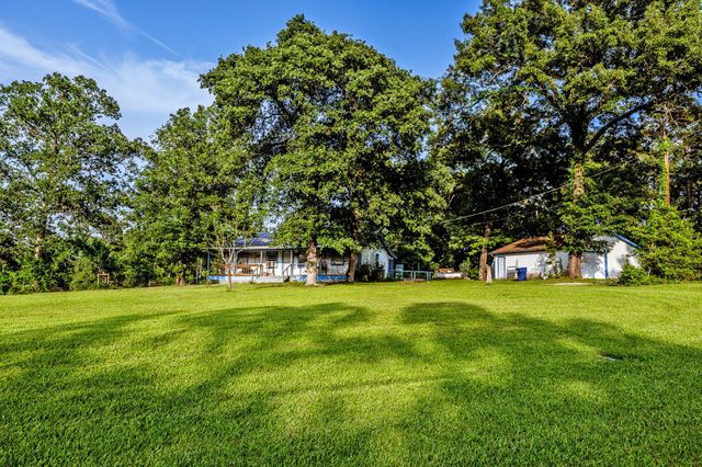 894 Winding Creek Drive, Trinity, TX 75862