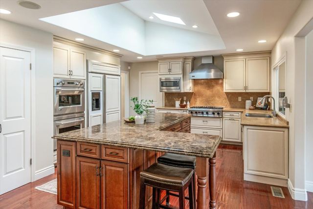 15392 Via Palomino, Monte Sereno, CA 95030