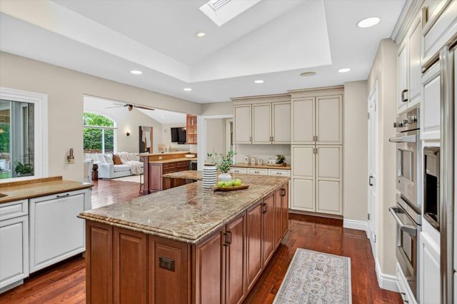 15392 Via Palomino, Monte Sereno, CA 95030
