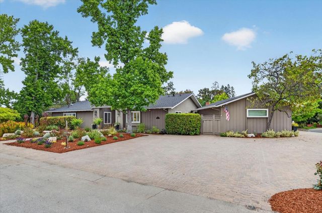 15392 Via Palomino, Monte Sereno, CA 95030