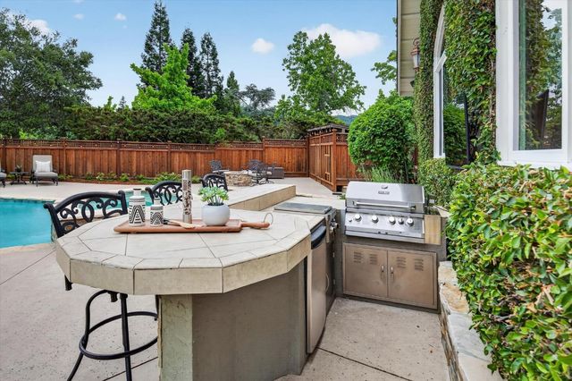 15392 Via Palomino, Monte Sereno, CA 95030