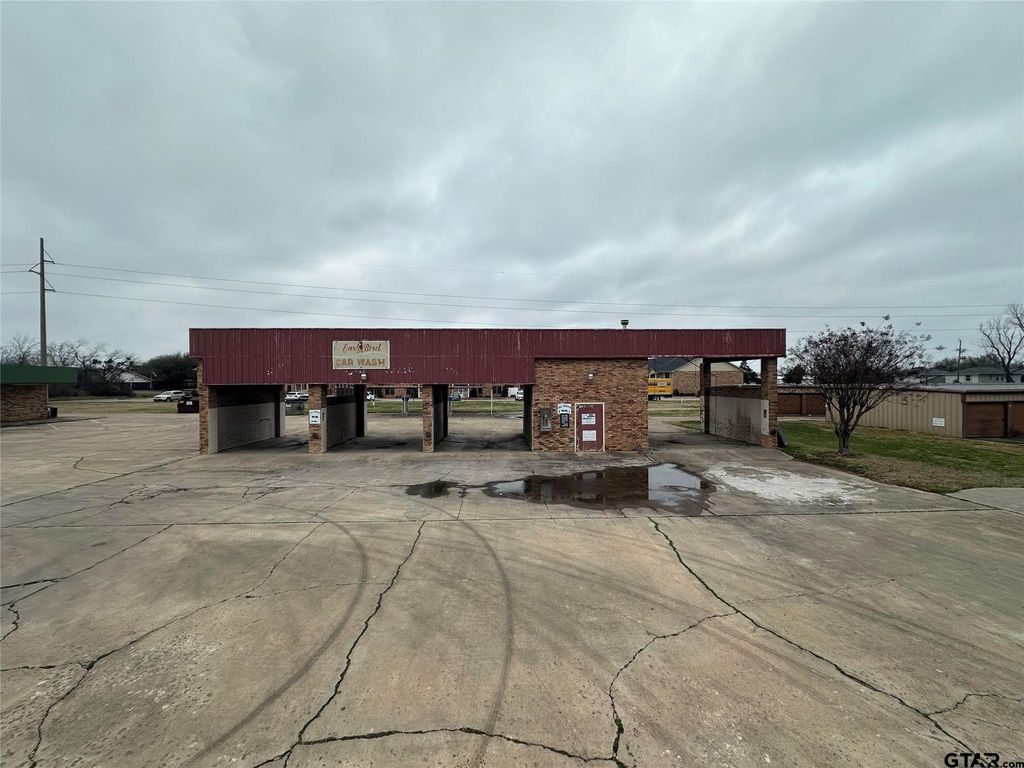 592 S League, Sulphur Springs, TX 75482