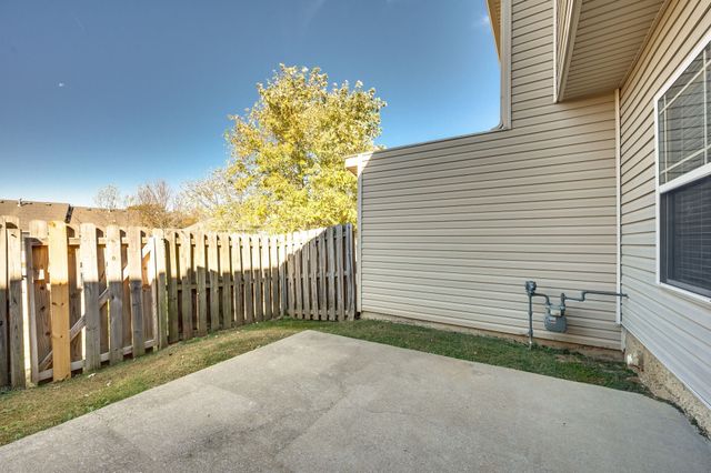 735 Tulip Grove Rd Apt 302, Hermitage, TN 37076