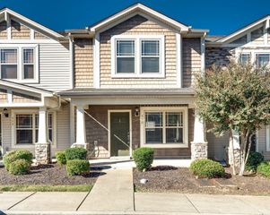 735 Tulip Grove Rd Apt 302, Hermitage, TN 37076