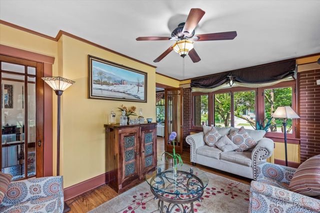 585 Park Street, Elgin, IL 60120