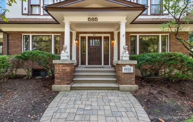 585 Park Street, Elgin, IL 60120