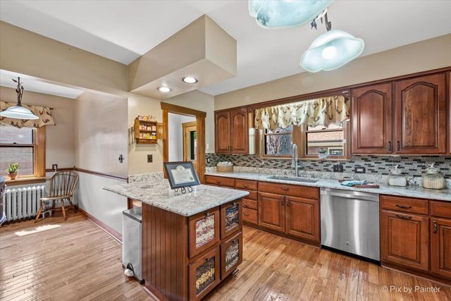 585 Park Street, Elgin, IL 60120