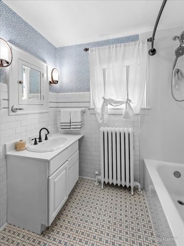 585 Park Street, Elgin, IL 60120