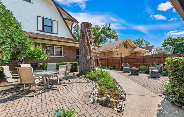 585 Park Street, Elgin, IL 60120