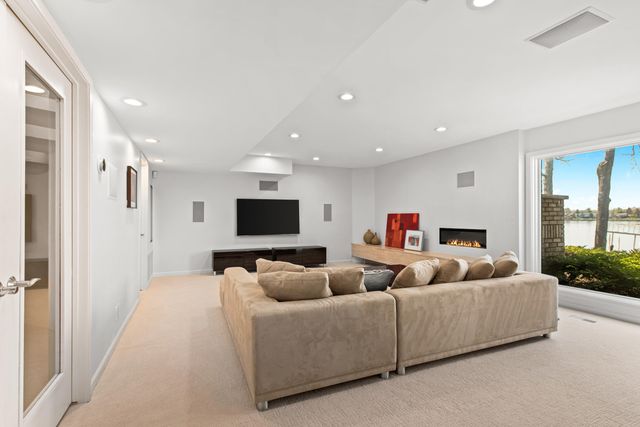 2380 Galaxy Way, Lake Orion Twp, MI 48360