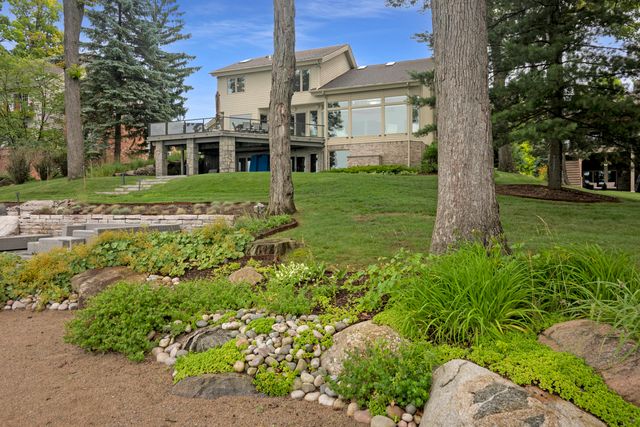 2380 Galaxy Way, Lake Orion Twp, MI 48360