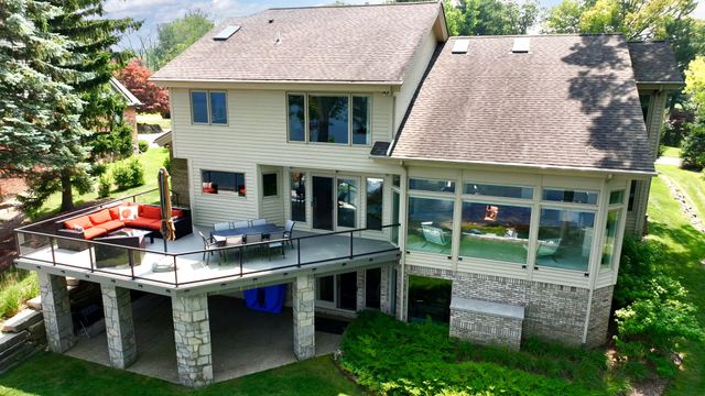 2380 Galaxy Way, Lake Orion Twp, MI 48360