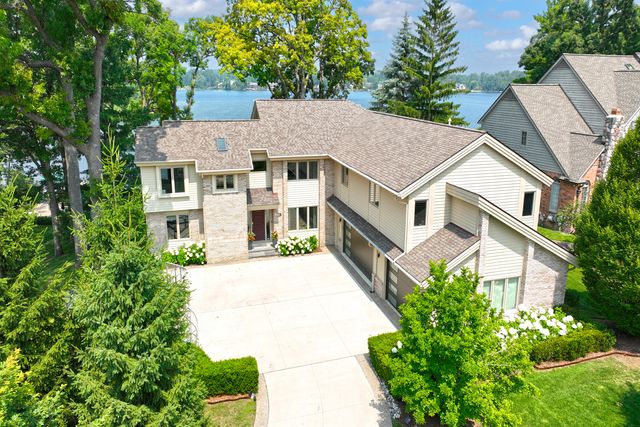 2380 Galaxy Way, Lake Orion Twp, MI 48360
