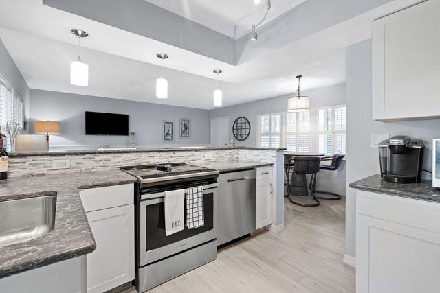 1030 Langer Way 5, Delray Beach, FL 33483