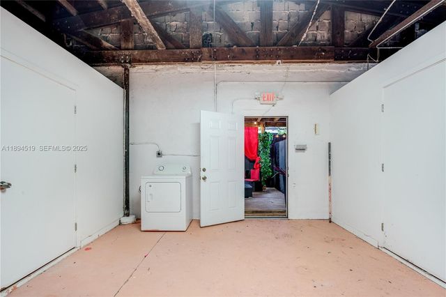 1121 NW 29th Street, Miami, FL 33127