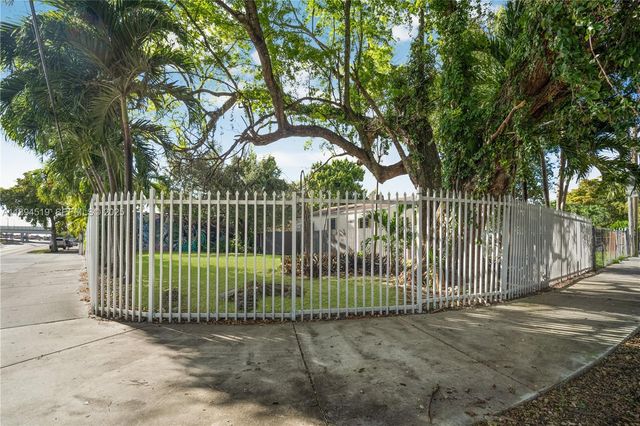 1121 NW 29th Street, Miami, FL 33127