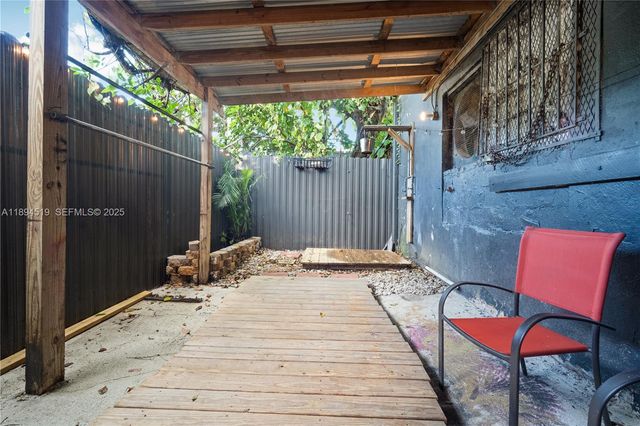 1121 NW 29th Street, Miami, FL 33127