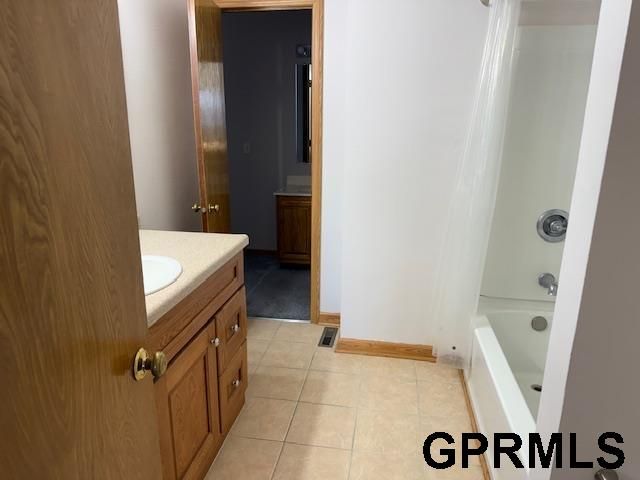 3720 Gayle Avenue, Bellevue, NE 68123