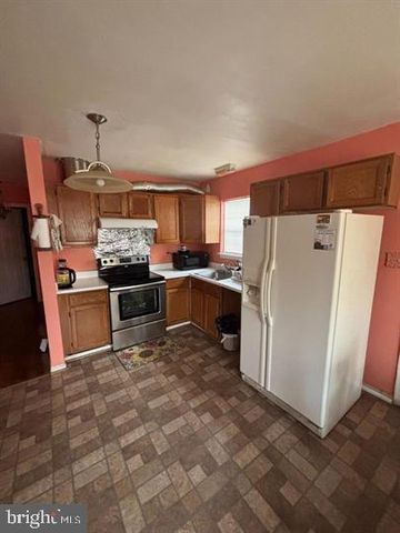 1304 DOEWOOD LN, Capitol Heights, MD 20743