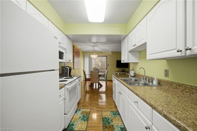 2303 Catamaran CT, Virginia Beach, VA 23451