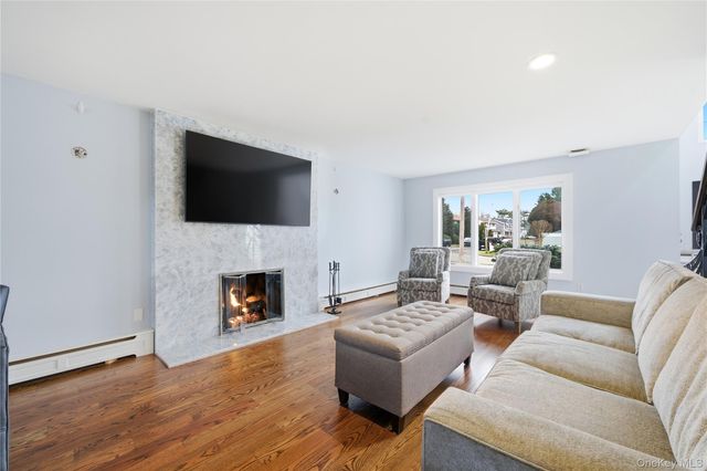 61 Bayview Avenue, Massapequa, NY 11758