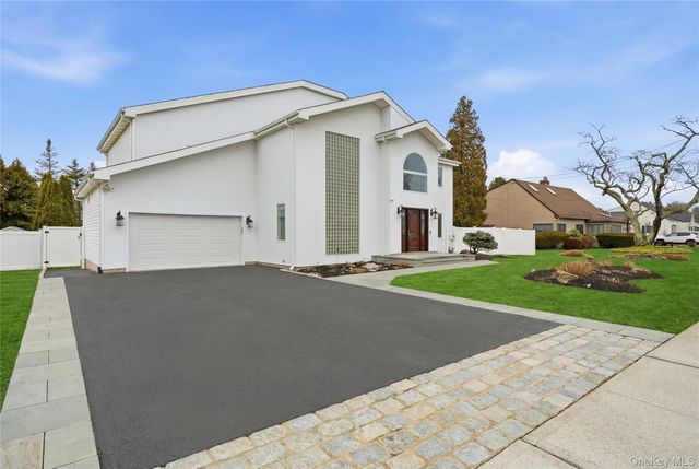 61 Bayview Avenue, Massapequa, NY 11758