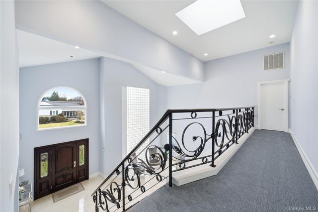 61 Bayview Avenue, Massapequa, NY 11758