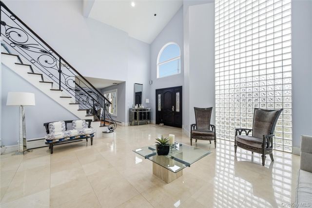 61 Bayview Avenue, Massapequa, NY 11758