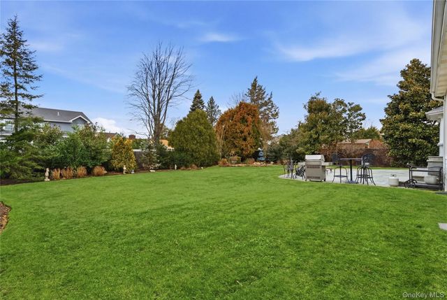 61 Bayview Avenue, Massapequa, NY 11758