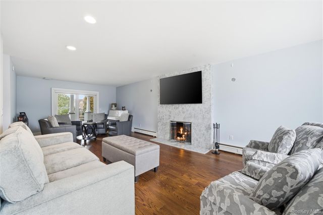 61 Bayview Avenue, Massapequa, NY 11758