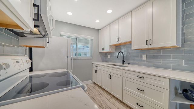 708 TAMIAMI TRAIL S 308, Venice, FL 34285