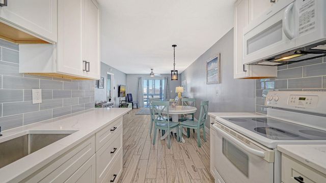 708 TAMIAMI TRAIL S 308, Venice, FL 34285