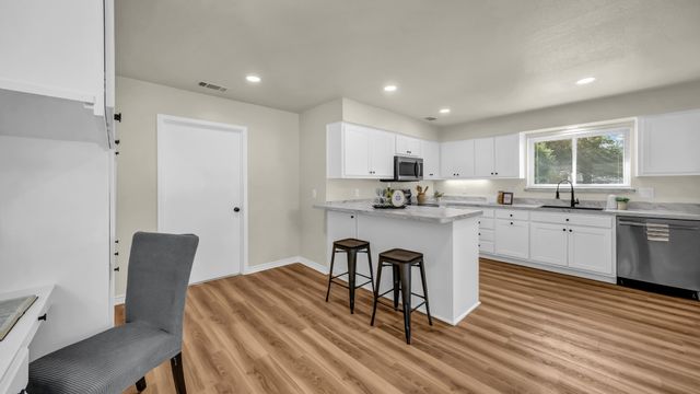 3905 Mountain Vista Drive, Granbury, TX 76048