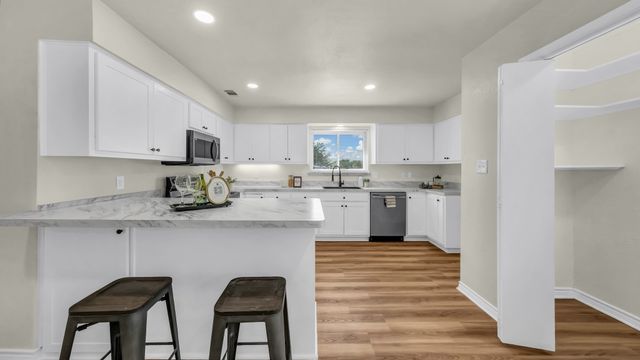 3905 Mountain Vista Drive, Granbury, TX 76048