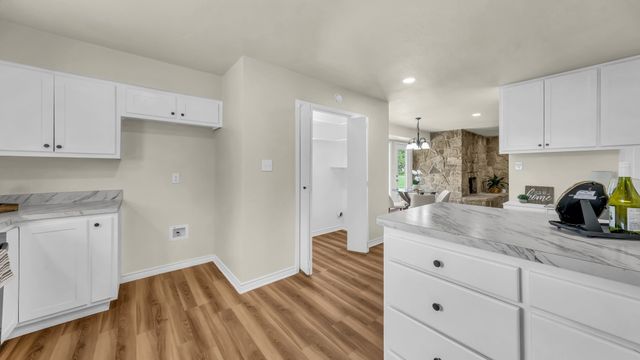 3905 Mountain Vista Drive, Granbury, TX 76048