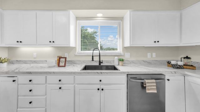 3905 Mountain Vista Drive, Granbury, TX 76048