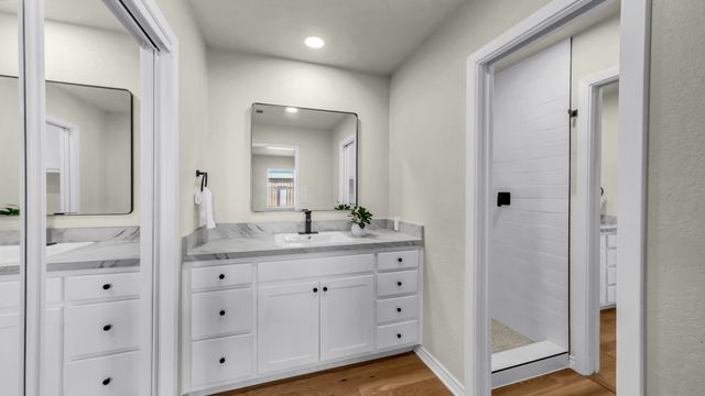 3905 Mountain Vista Drive, Granbury, TX 76048