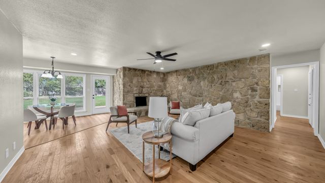 3905 Mountain Vista Drive, Granbury, TX 76048