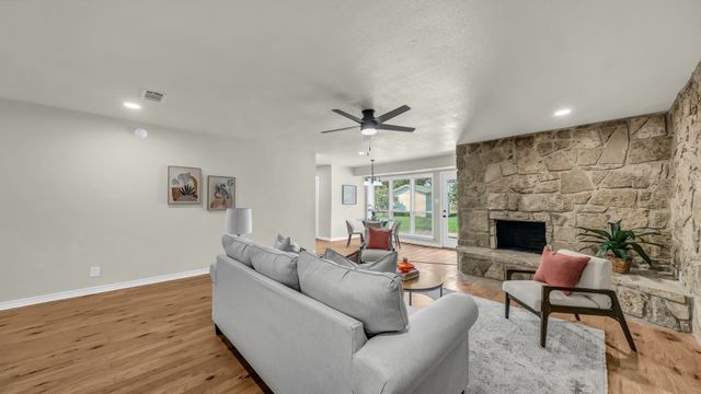 3905 Mountain Vista Drive, Granbury, TX 76048