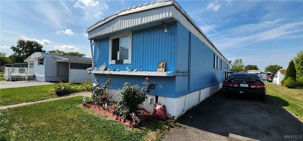 287 Fox Hunt Drive, Lockport Town, NY 14094