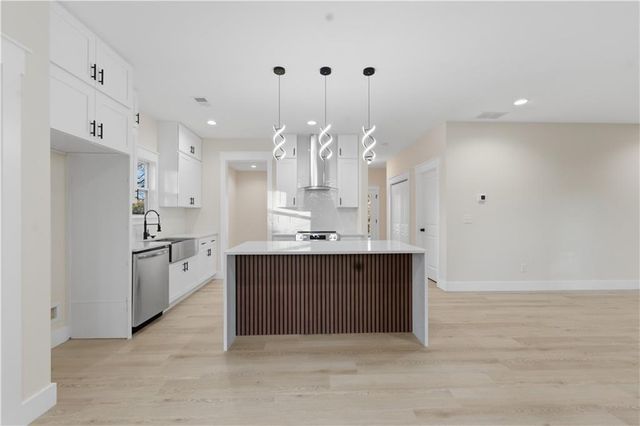 1043 Mccalla NE Street, Conyers, GA 30012