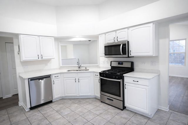 2866 Stonewater Drive 2866, Naperville, IL 60564