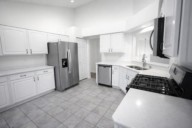 2866 Stonewater Drive 2866, Naperville, IL 60564