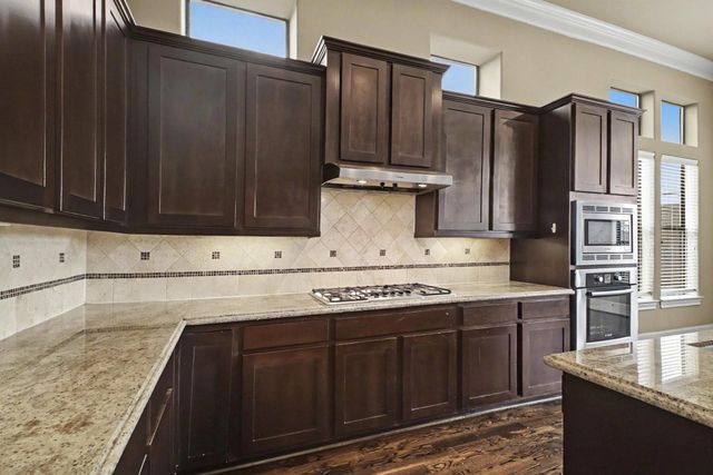 9948 Woodwind Lane N, Houston, TX 77025